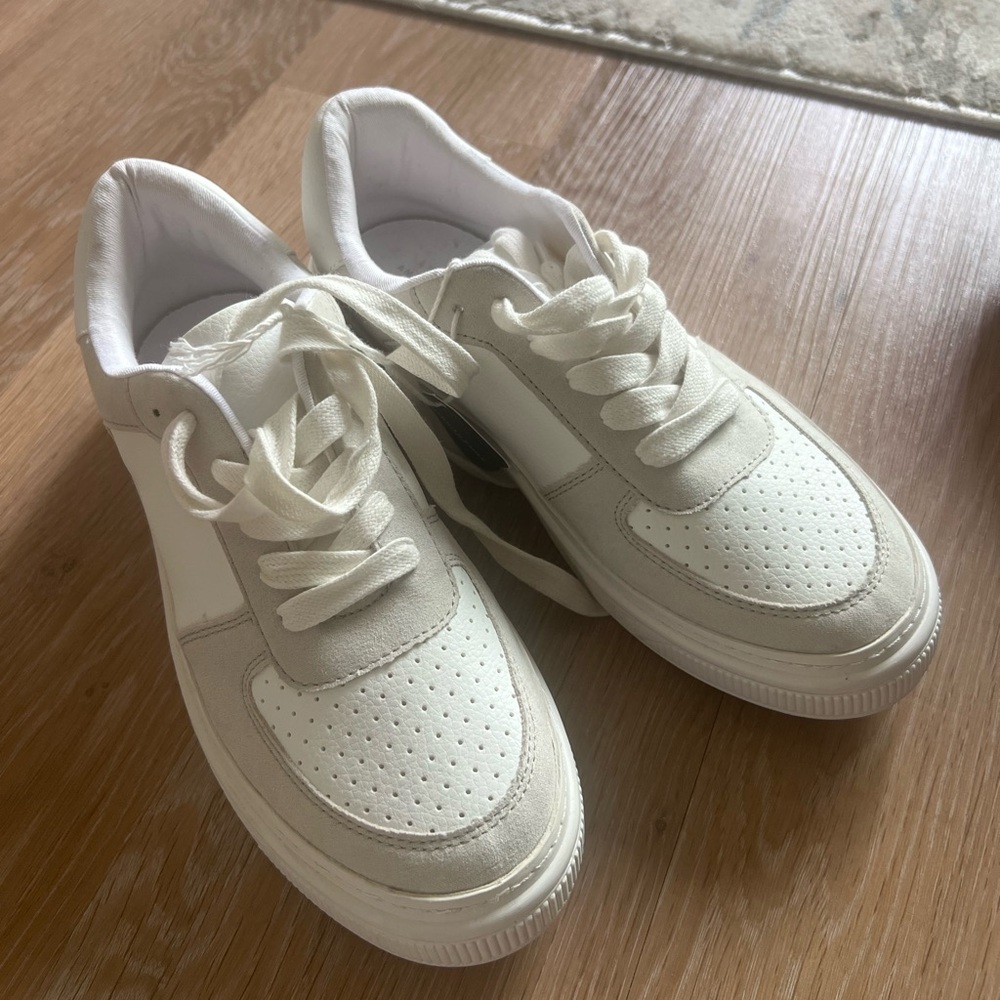 American Eagle AE White Gray Suede Leather Platform Perforated Lace Up Sneakers